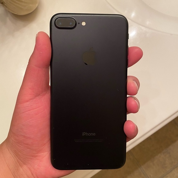 iPhone 7 Plus - Black - 256GB - Picture 1 of 14